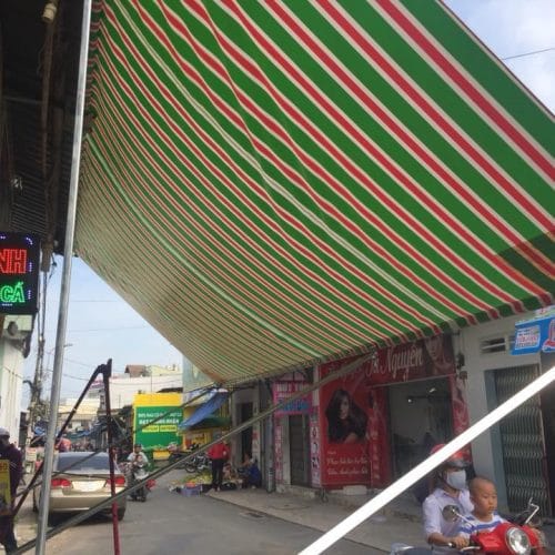 Bạt che tự cuốn mái hiên