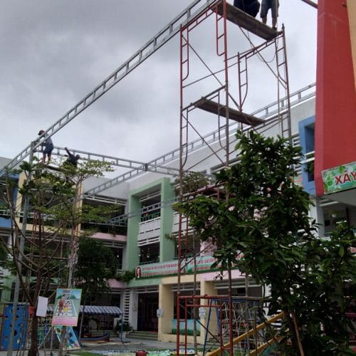 thi công mái che bạt xếp trường học