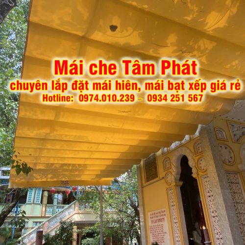 Mái xếp che sân chùa