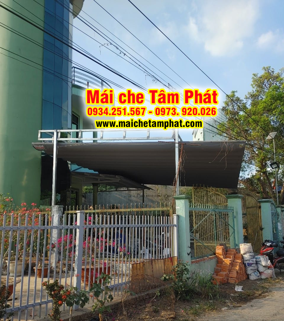 Lắp đặt mái bạt xếp di động che hiên nhà giá rẻ